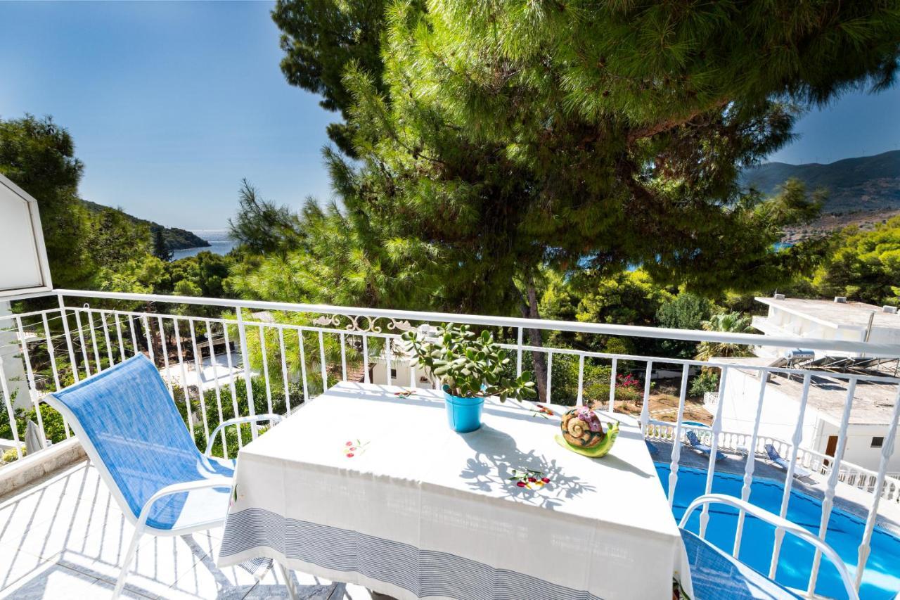 Lions Apartments Poros Town Exteriör bild