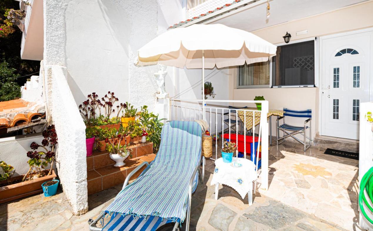 Lions Apartments Poros Town Exteriör bild
