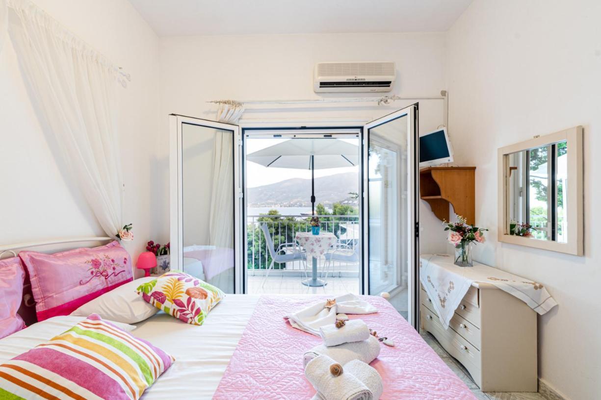 Lions Apartments Poros Town Exteriör bild